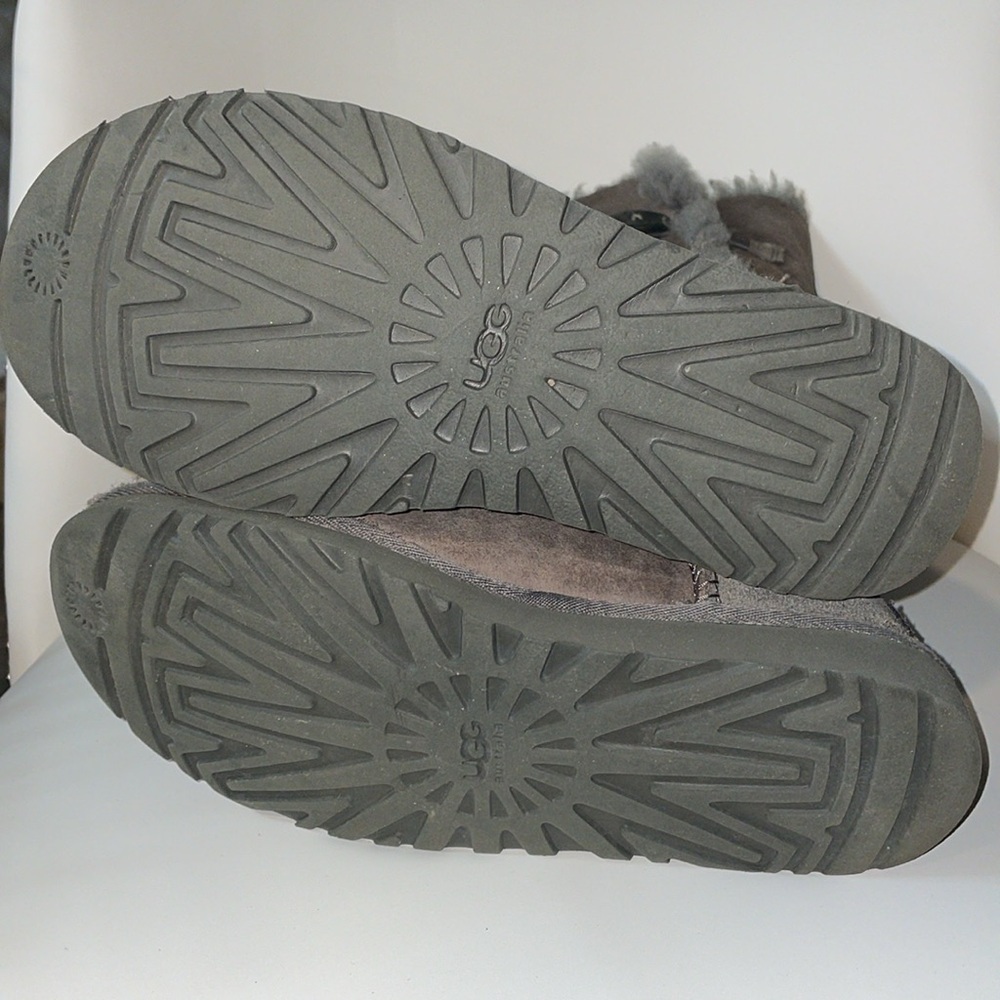 UGG BAILEY BUTTON TRIPLET II BOOT SIZE WOMENS 8 - image 6